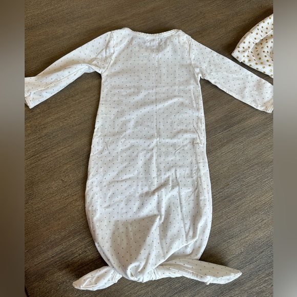 Mud Pie 0-3 months gown with matching cap - Picture 2 of 9